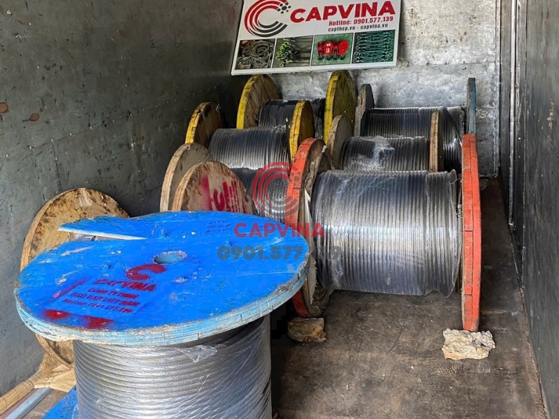 Dây cứu sinh trên mái 