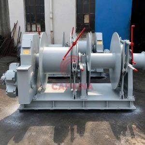 tời neo thủy lực trục ngang