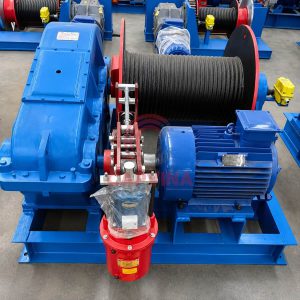 Tời neo máy nổ