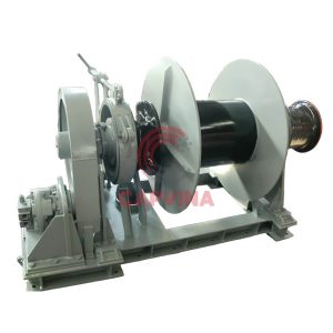 tời neo thủy lực trục ngang