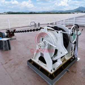 tời neo thủy lực trục đứng